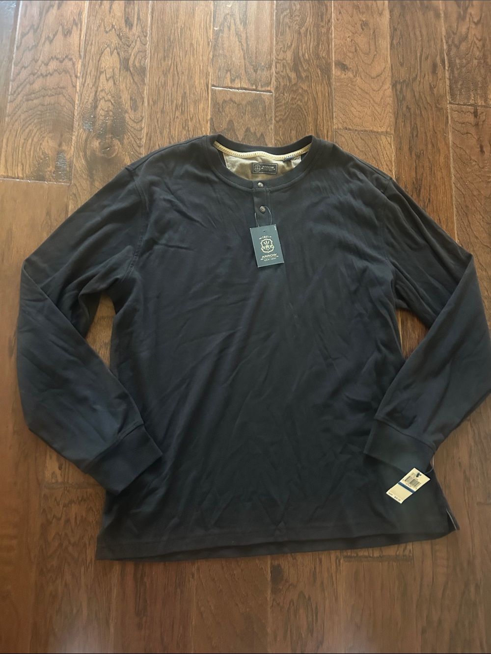 NWT Arrow Classic Men's Long-Sleeve Black Henley Shirt